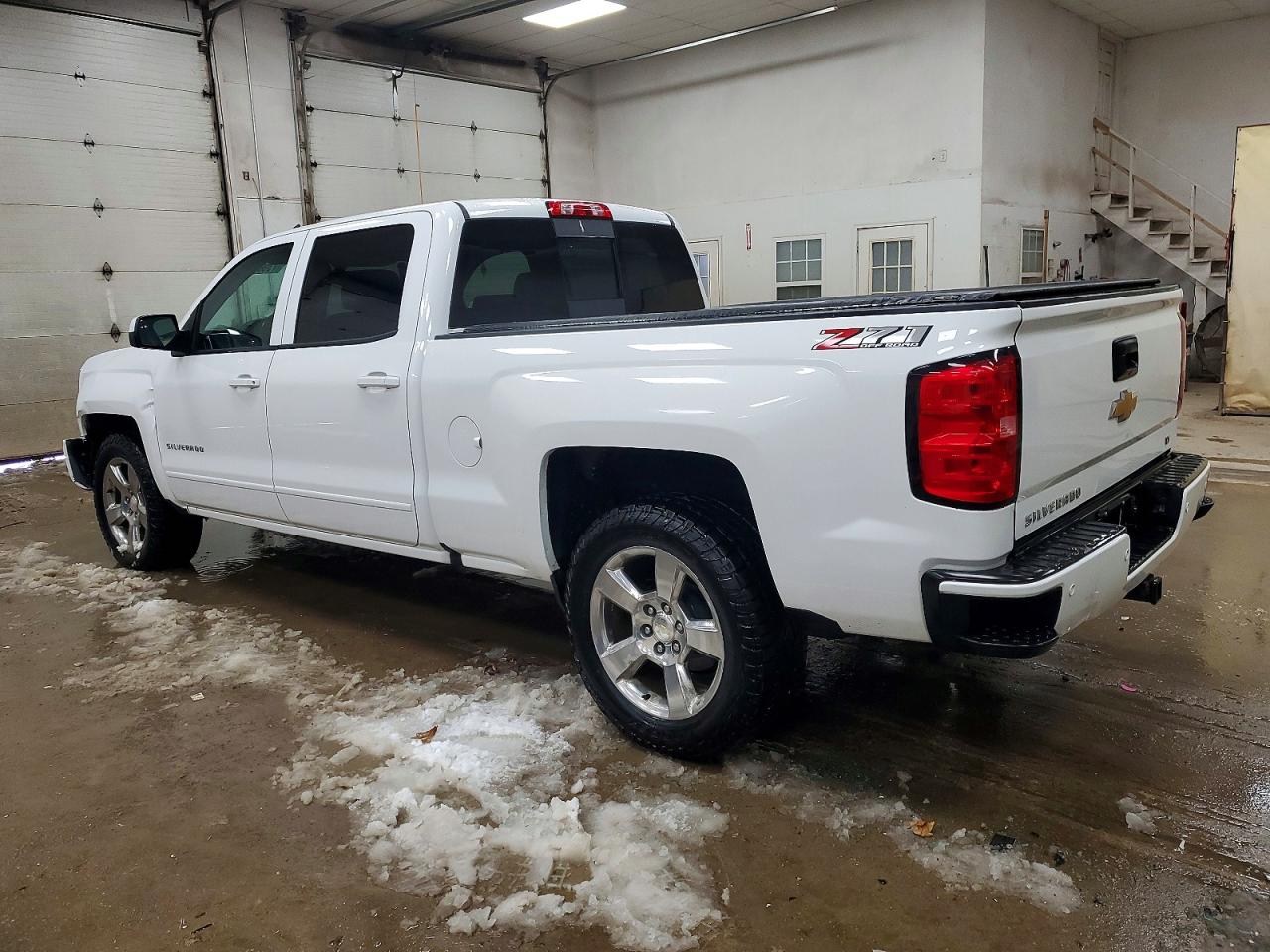 2018 CHEVROLET SILVERADO K1500 LT photo 3