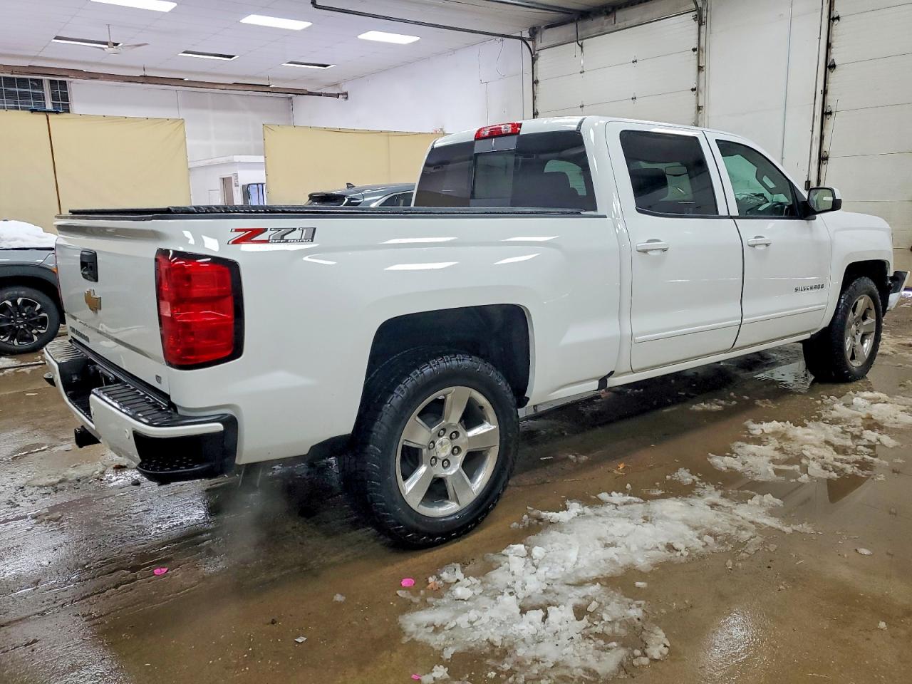 2018 CHEVROLET SILVERADO K1500 LT photo 5