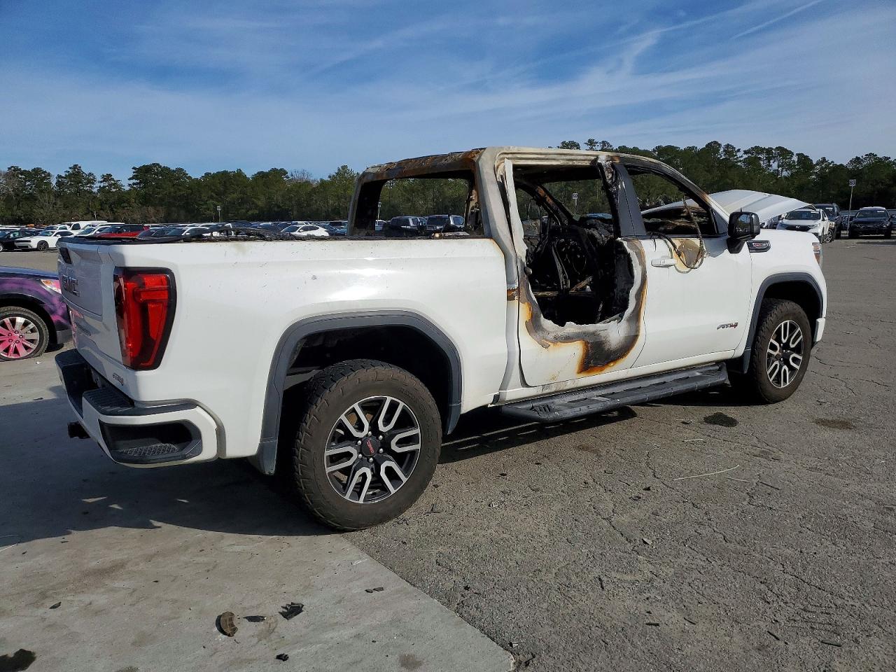 2020 GMC SIERRA K1500 AT4 photo 3