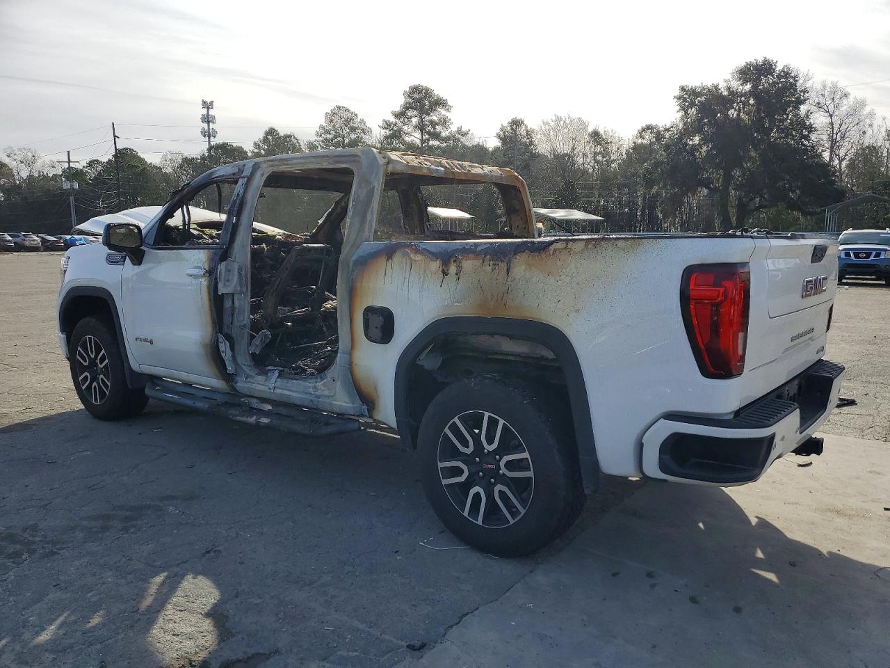 2020 GMC SIERRA K1500 AT4 photo 2