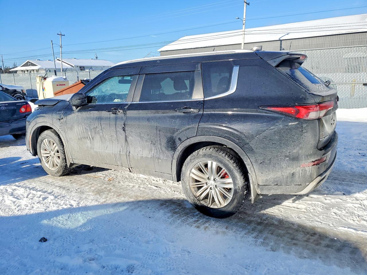 2024 MITSUBISHI OUTLANDER SE photo 2