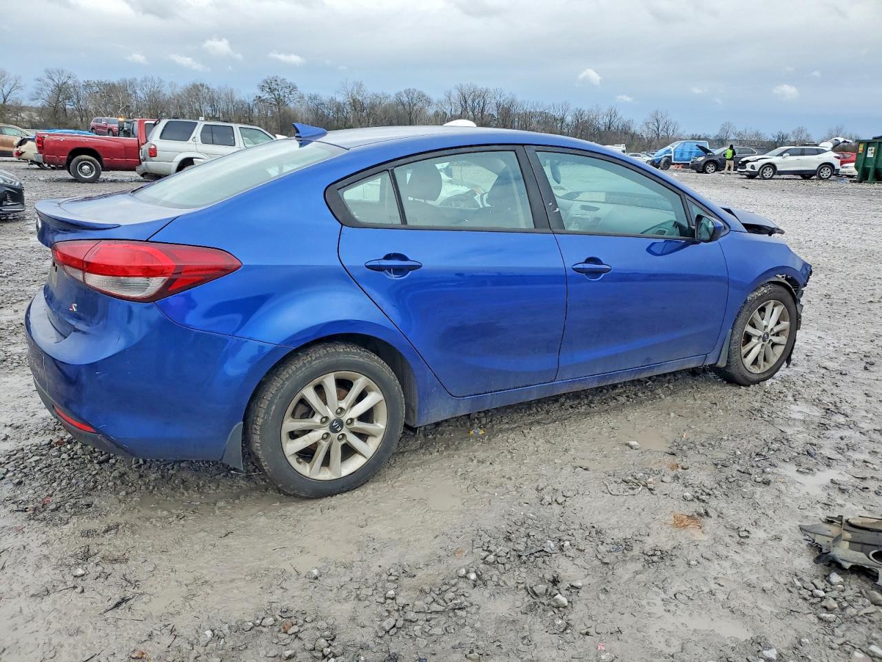 2017 KIA FORTE LX photo 3