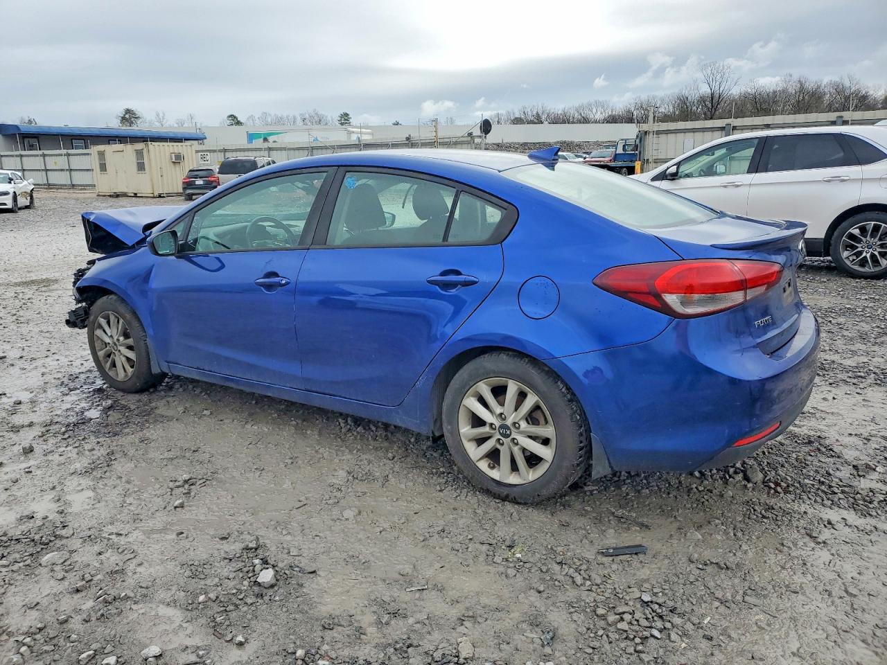 2017 KIA FORTE LX photo 2