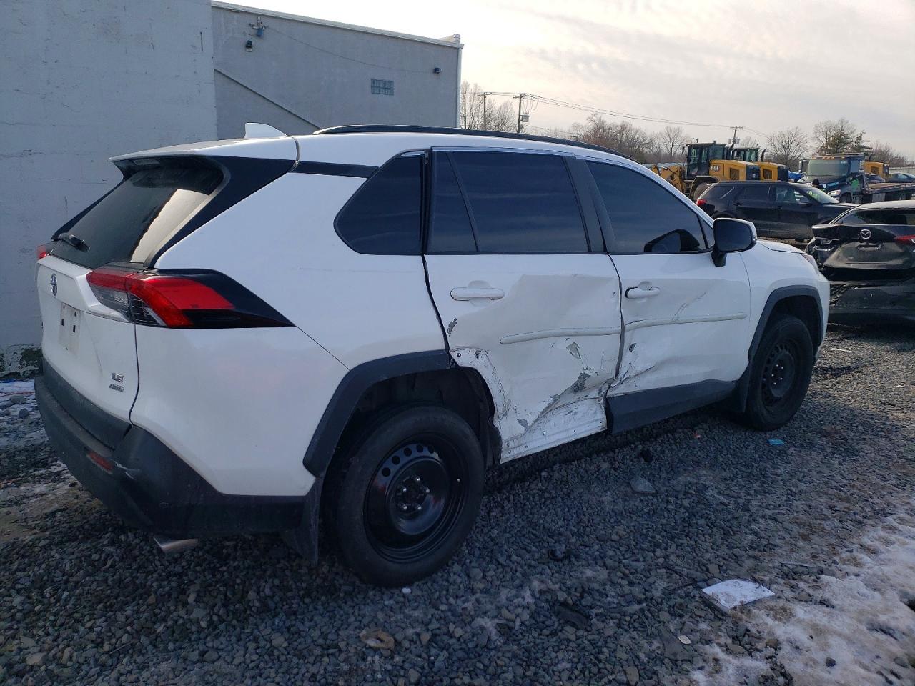 2019 TOYOTA RAV4 LE photo 3