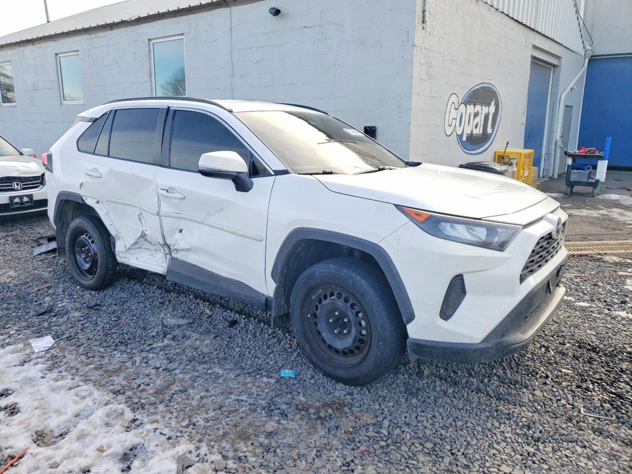 2019 TOYOTA RAV4 LE photo 4
