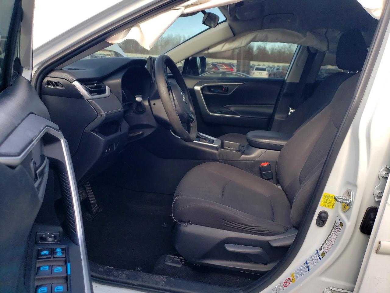 2019 TOYOTA RAV4 LE photo 7