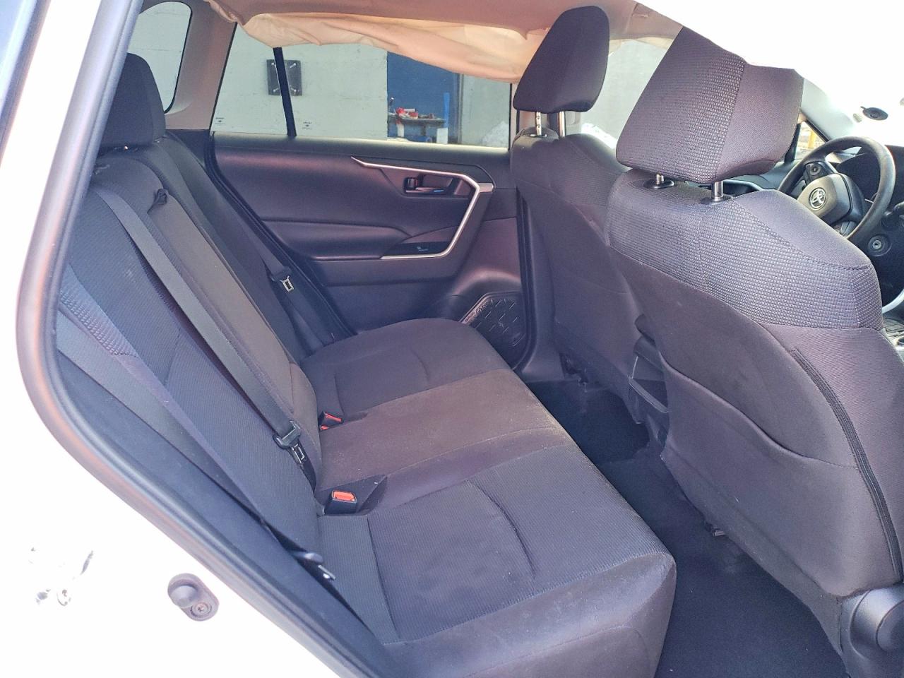 2019 TOYOTA RAV4 LE photo 11
