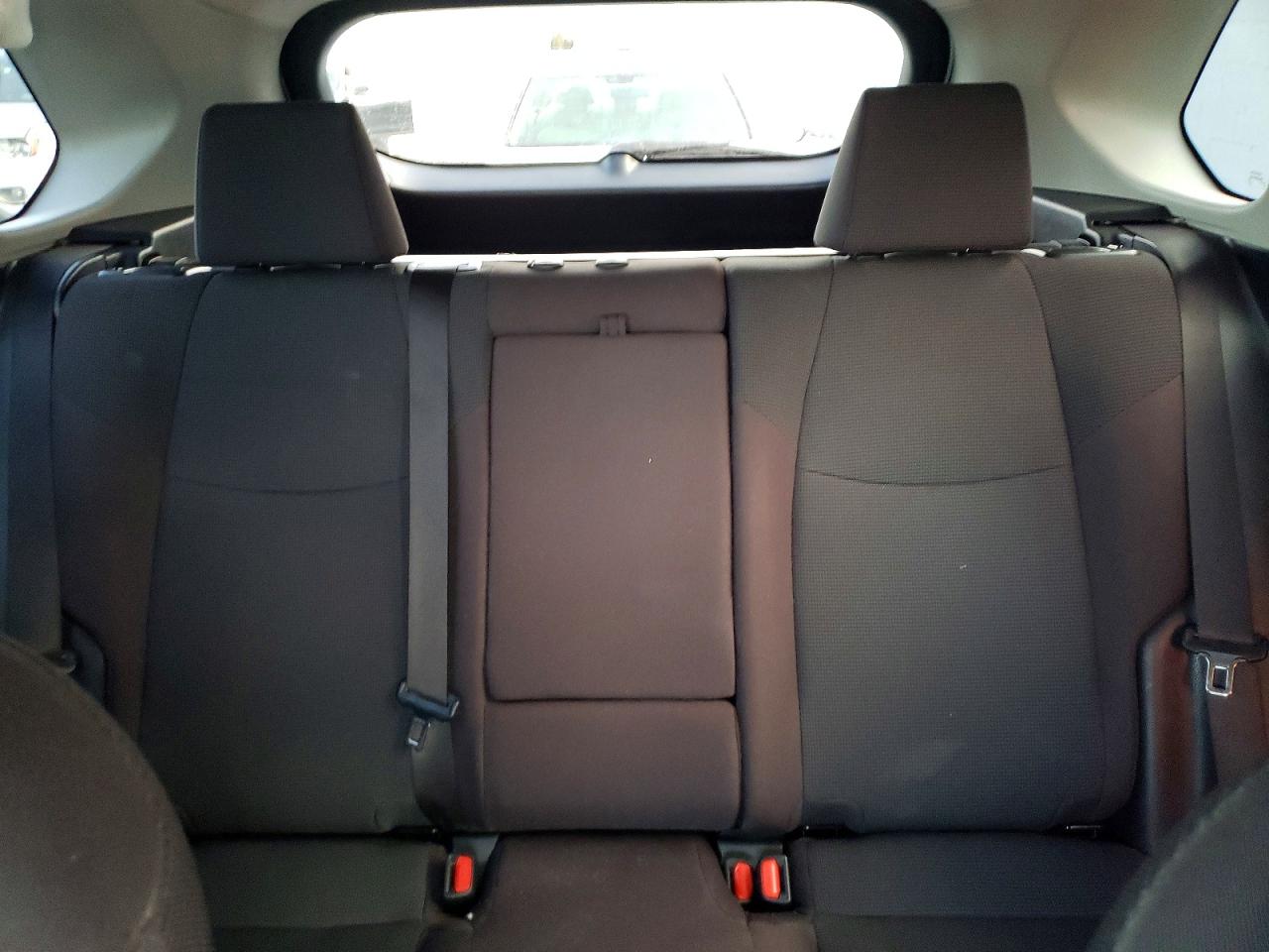 2019 TOYOTA RAV4 LE photo 10