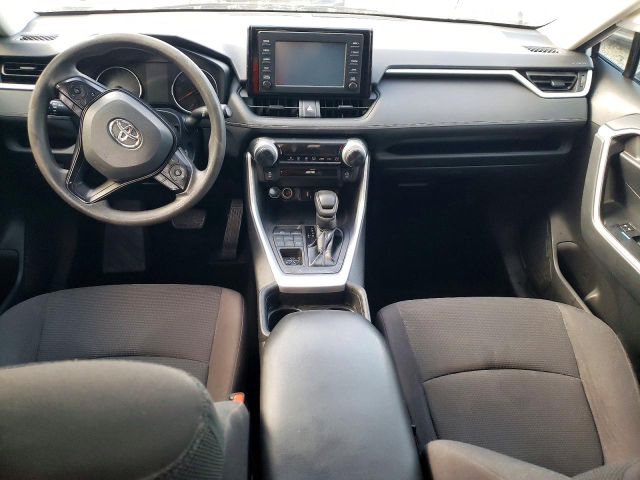 2019 TOYOTA RAV4 LE photo 8