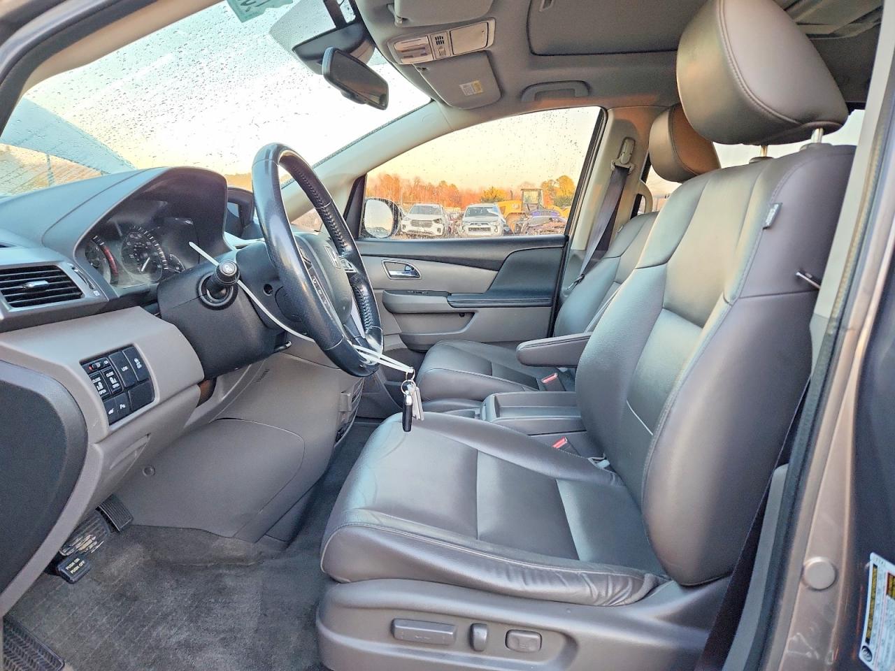 2016 HONDA ODYSSEY TOURING photo 19