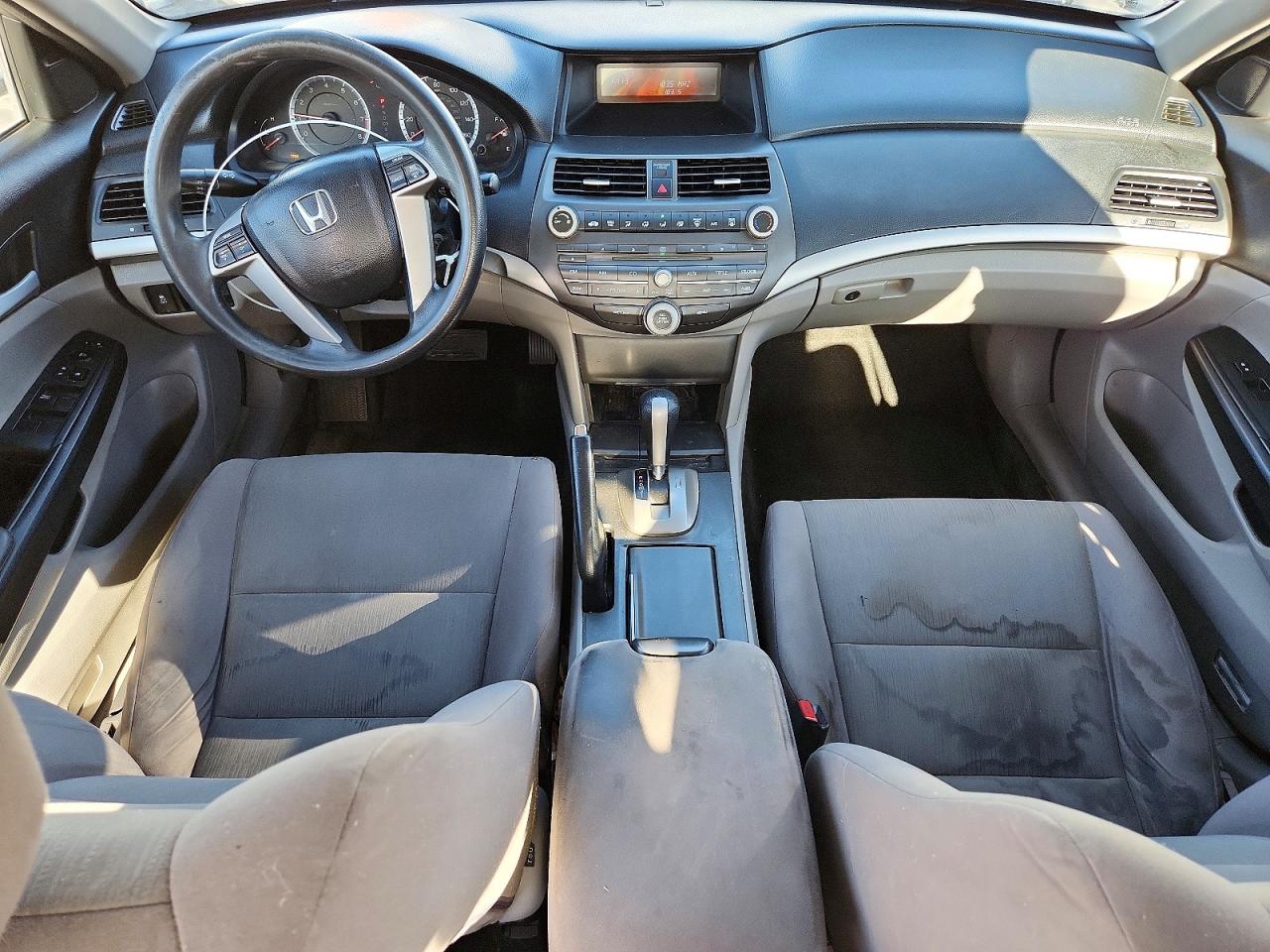 2012 HONDA ACCORD LX photo 29