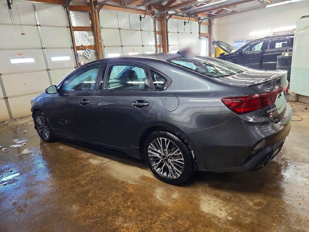 2023 KIA FORTE GT LINE photo 3