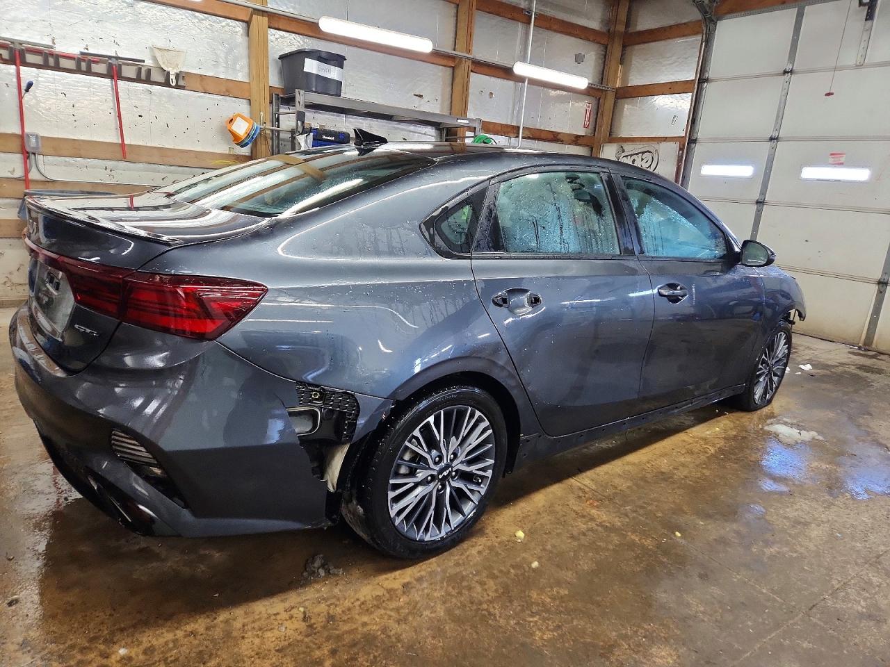 2023 KIA FORTE GT LINE photo 5