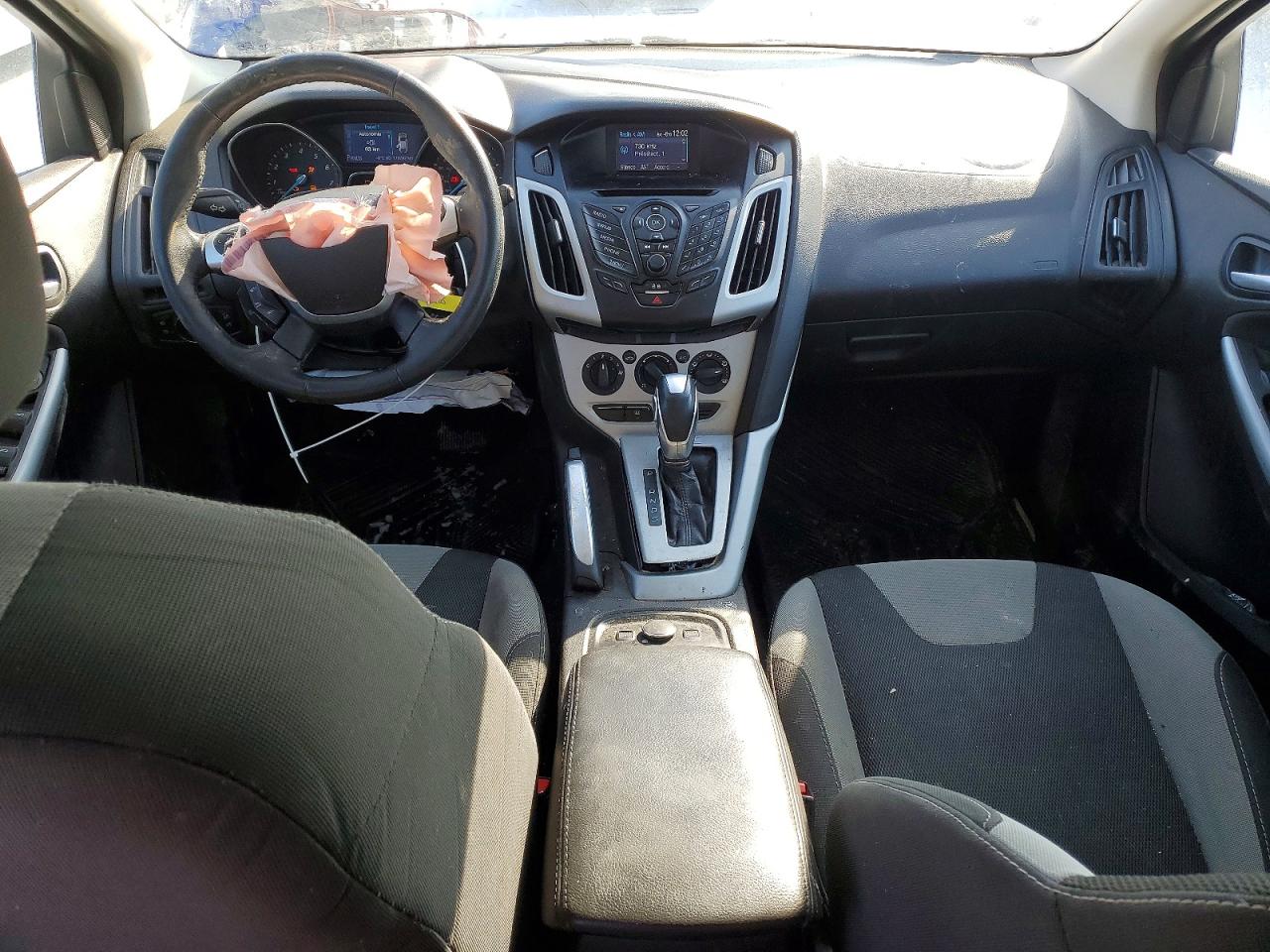 2014 FORD FOCUS SE photo 8