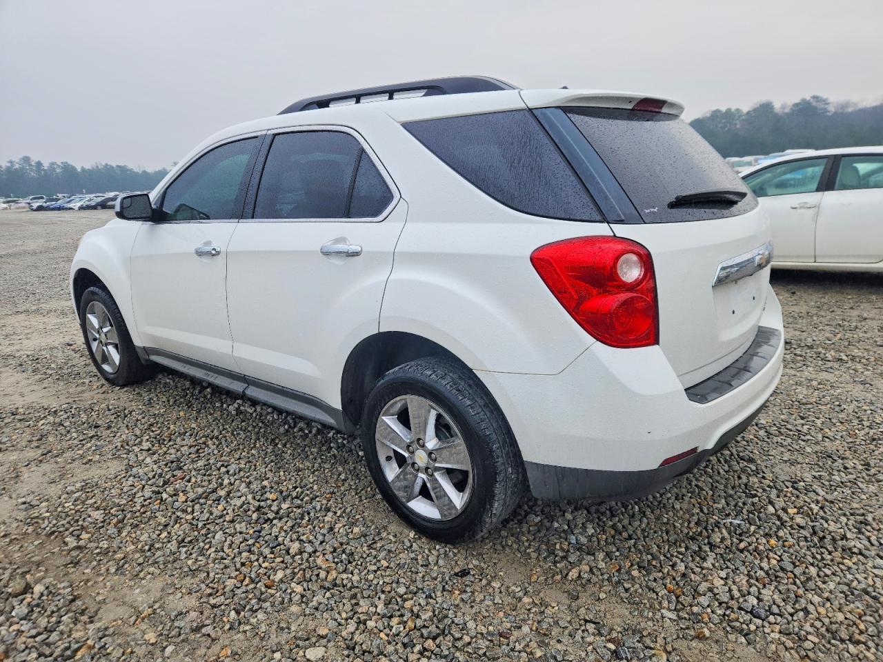 2013 CHEVROLET EQUINOX LT photo 2