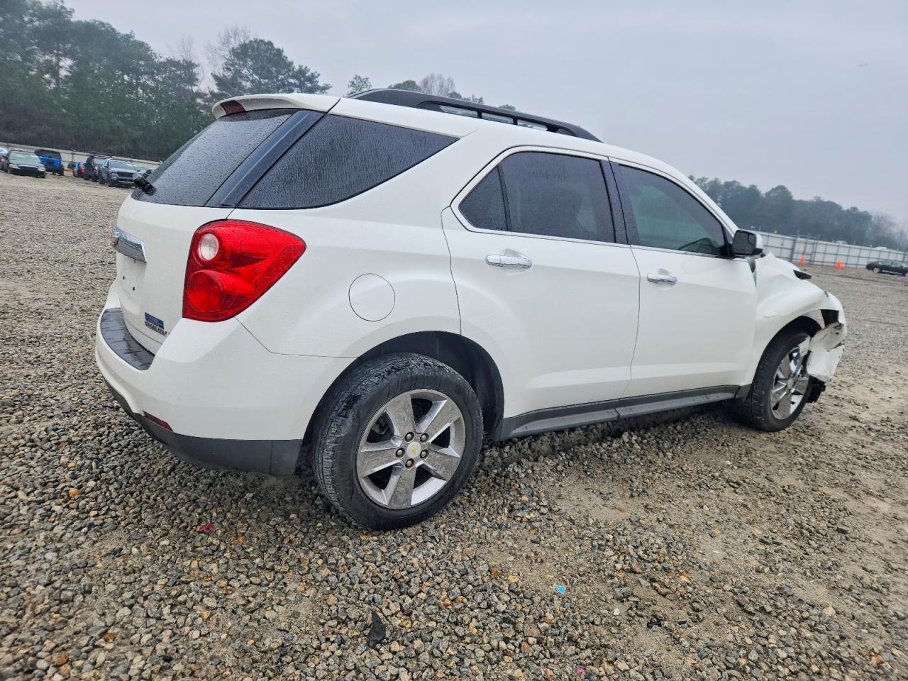 2013 CHEVROLET EQUINOX LT photo 3