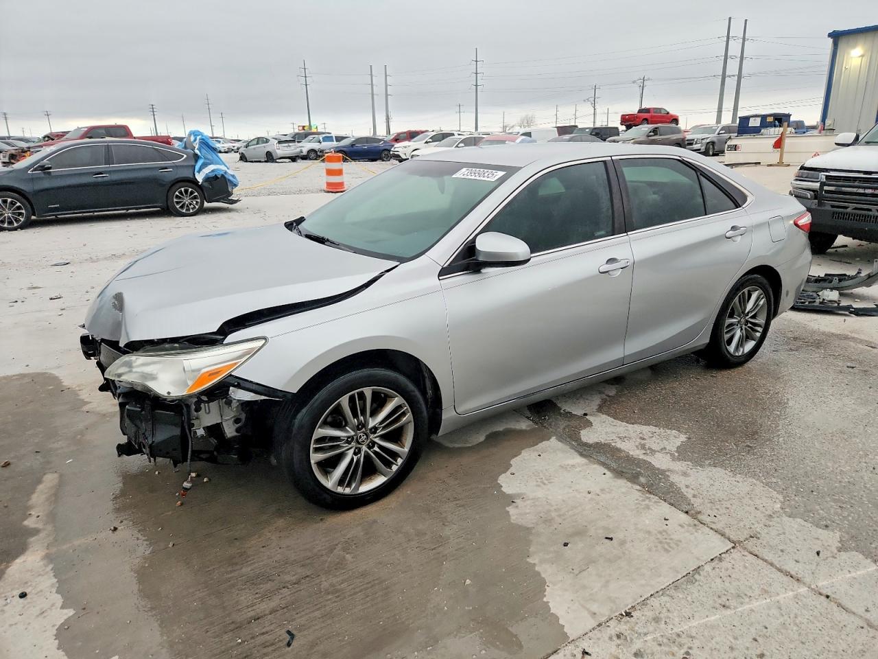 2016 TOYOTA CAMRY LE photo 2