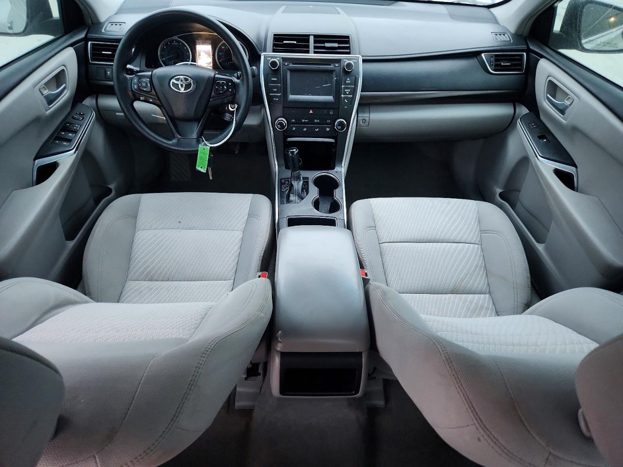 2016 TOYOTA CAMRY LE photo 15