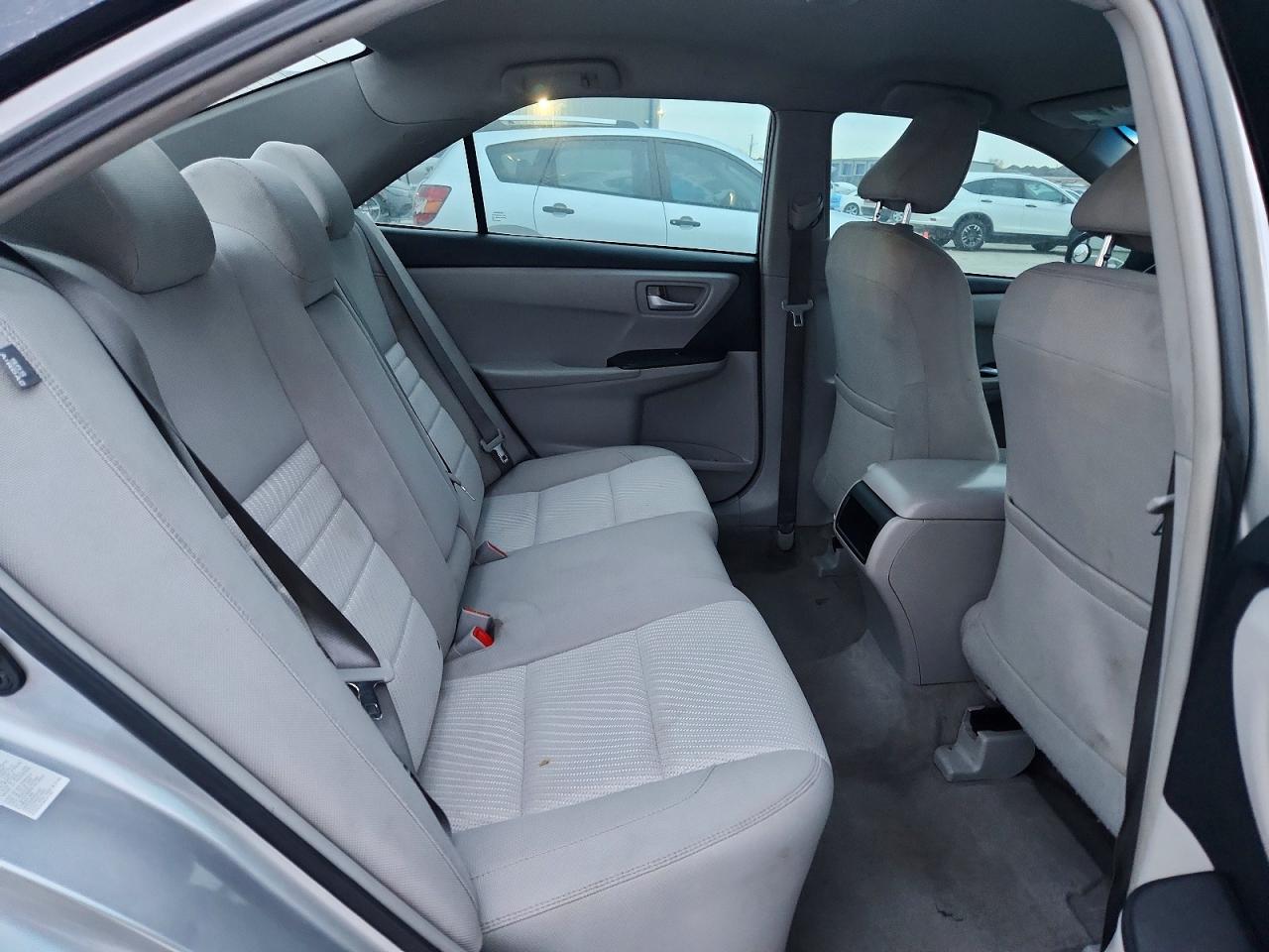2016 TOYOTA CAMRY LE photo 19