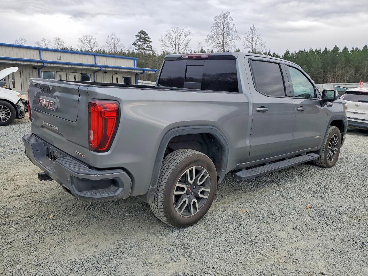 2019 GMC SIERRA K1500 AT4 photo 3