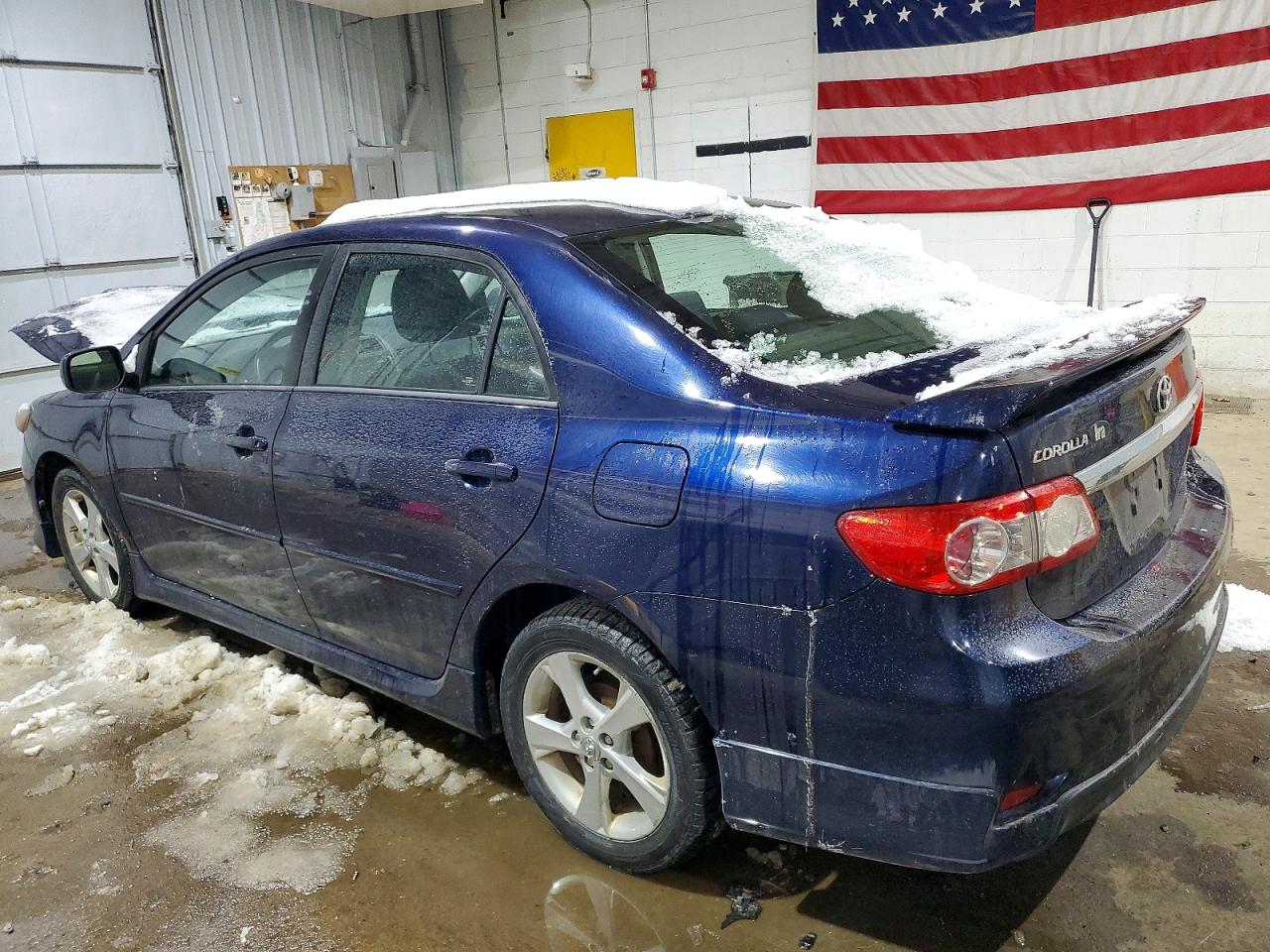 2012 TOYOTA COROLLA photo 2
