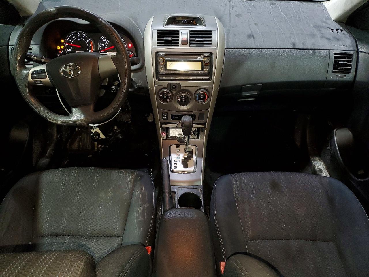2012 TOYOTA COROLLA photo 8