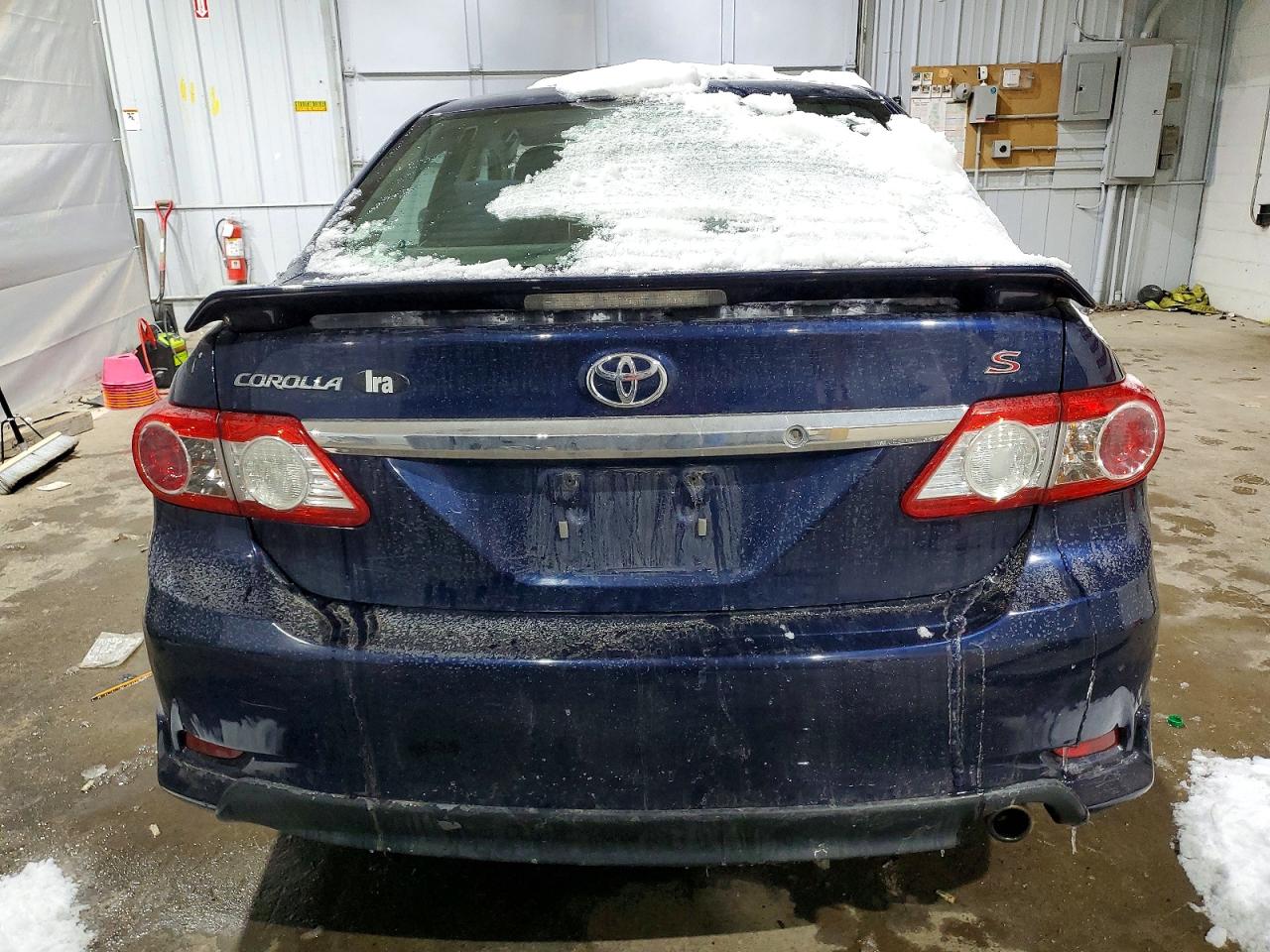 2012 TOYOTA COROLLA photo 6