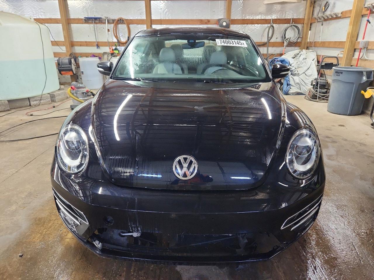 2018 VOLKSWAGEN BEETLE S photo 9