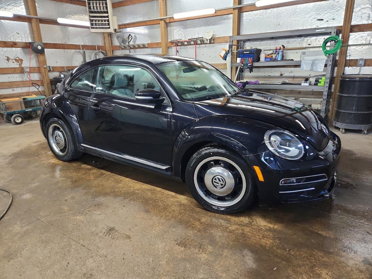 2018 VOLKSWAGEN BEETLE S photo 7