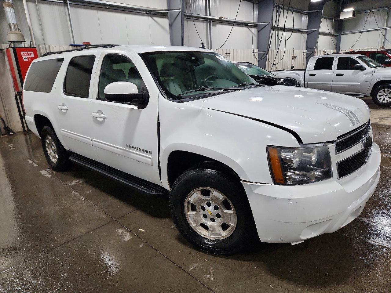 2011 CHEVROLET SUBURBAN K1500 LT photo 10