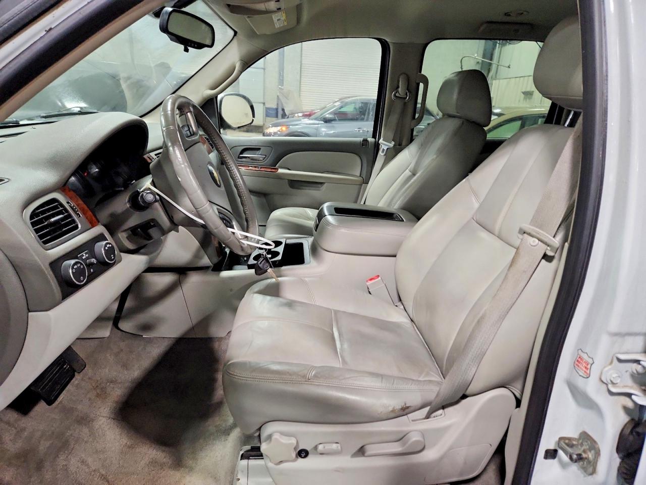 2011 CHEVROLET SUBURBAN K1500 LT photo 19