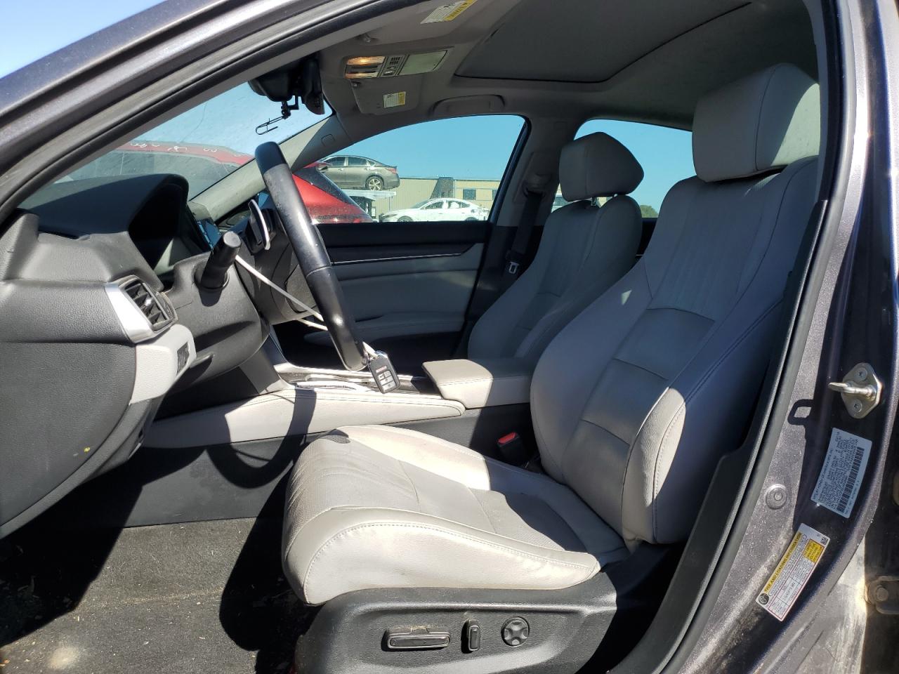 2018 HONDA ACCORD TOURING photo 13