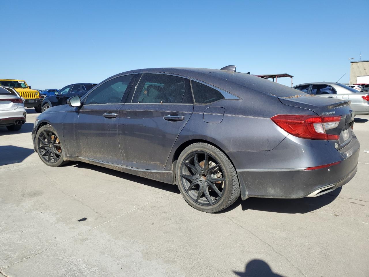 2018 HONDA ACCORD TOURING photo 3