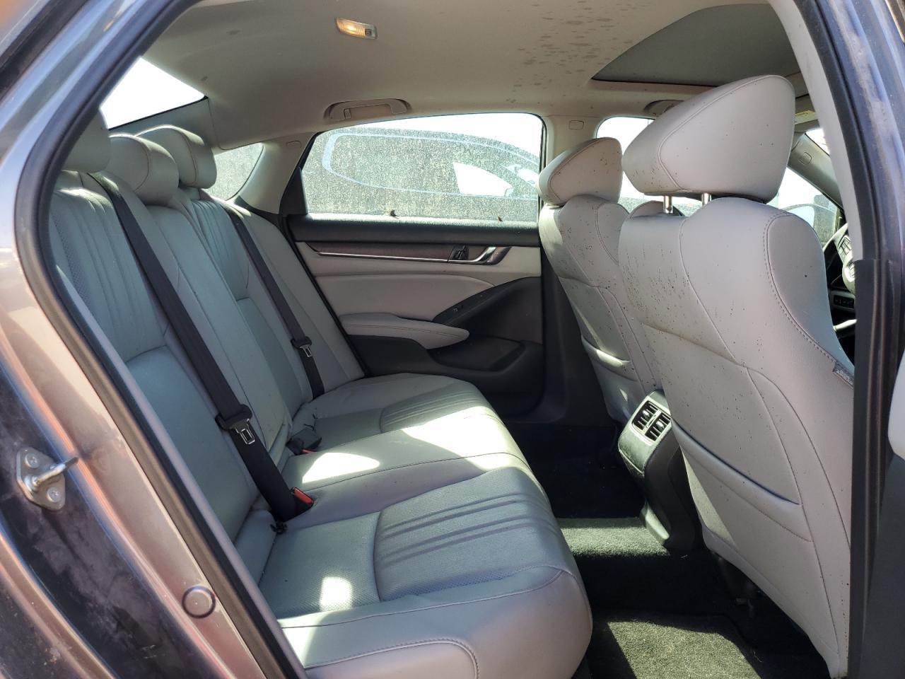 2018 HONDA ACCORD TOURING photo 19