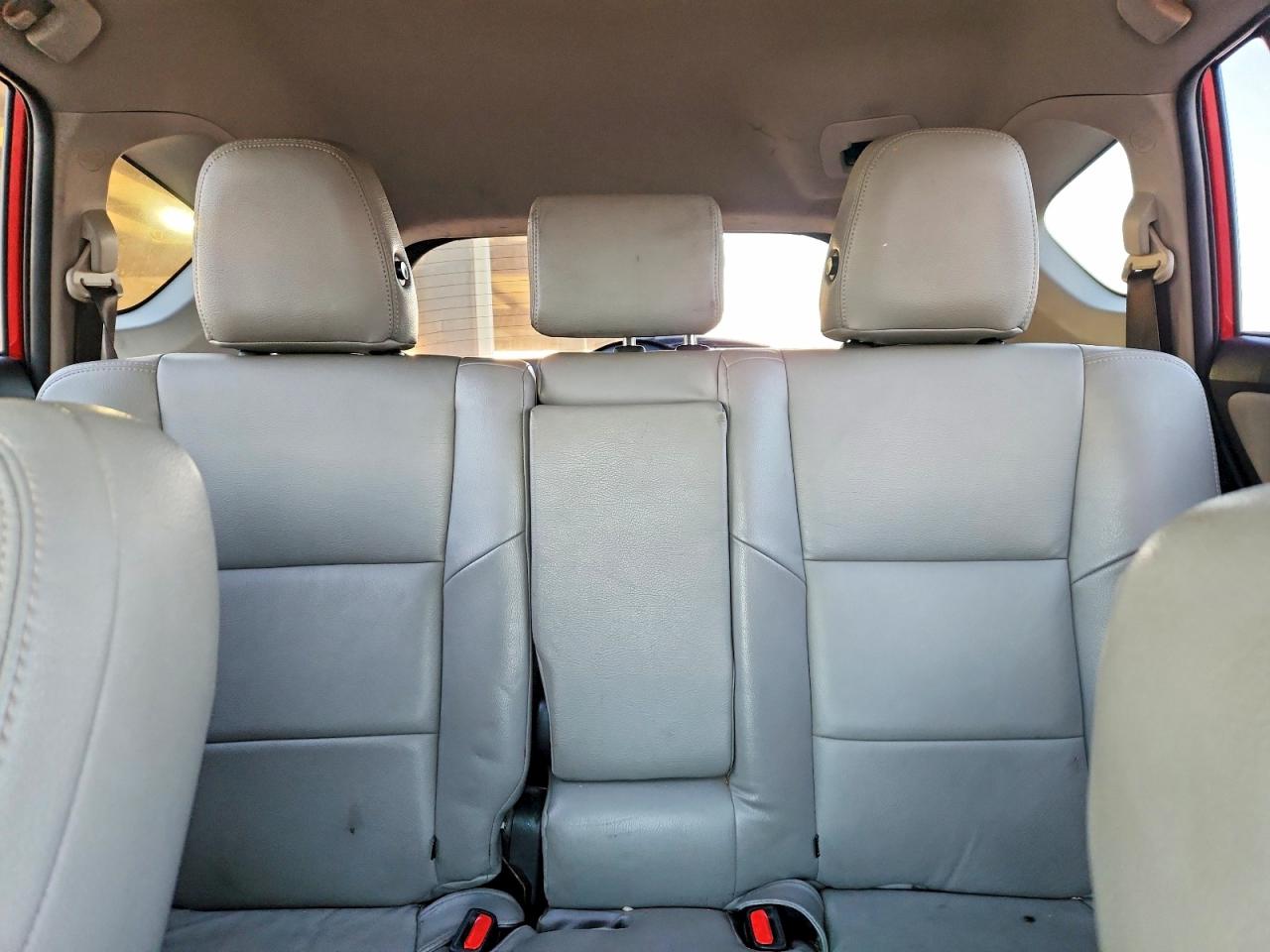 2017 TOYOTA RAV4 XLE photo 10