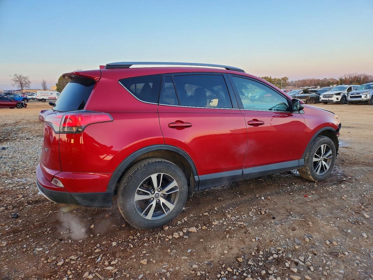 2017 TOYOTA RAV4 XLE photo 3