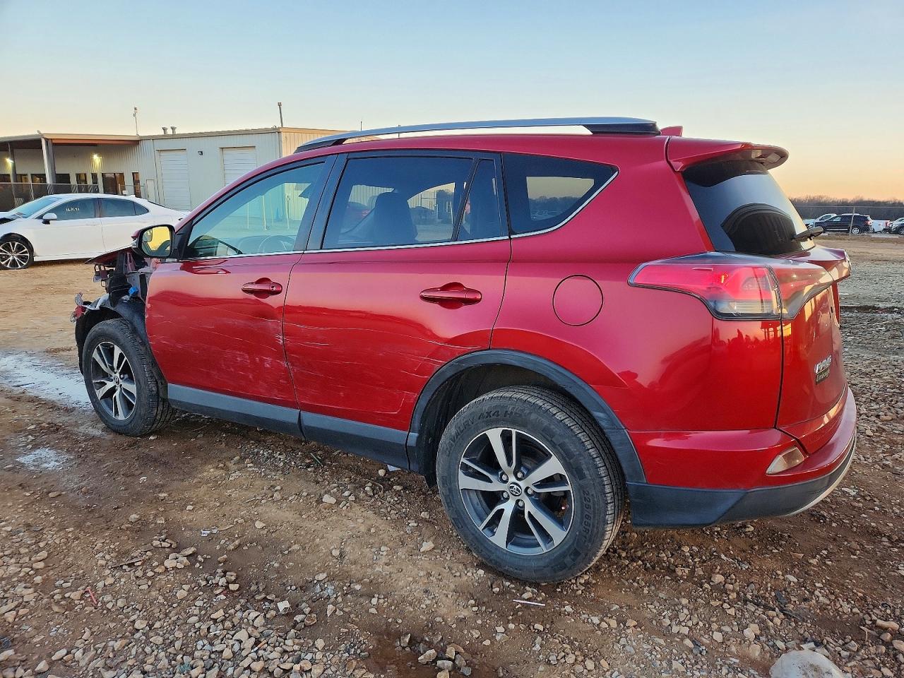 2017 TOYOTA RAV4 XLE photo 2