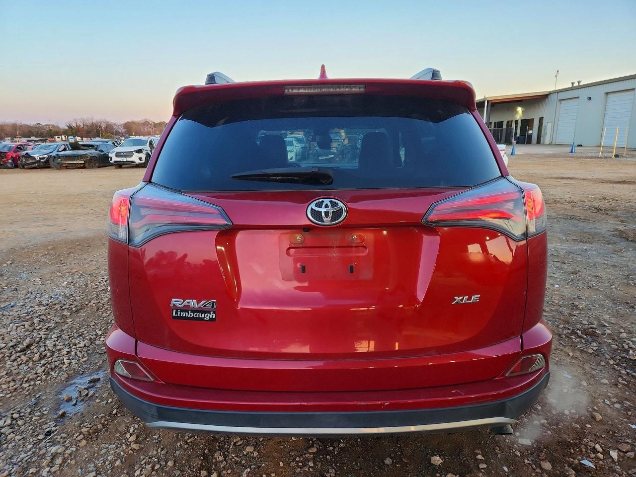 2017 TOYOTA RAV4 XLE photo 6
