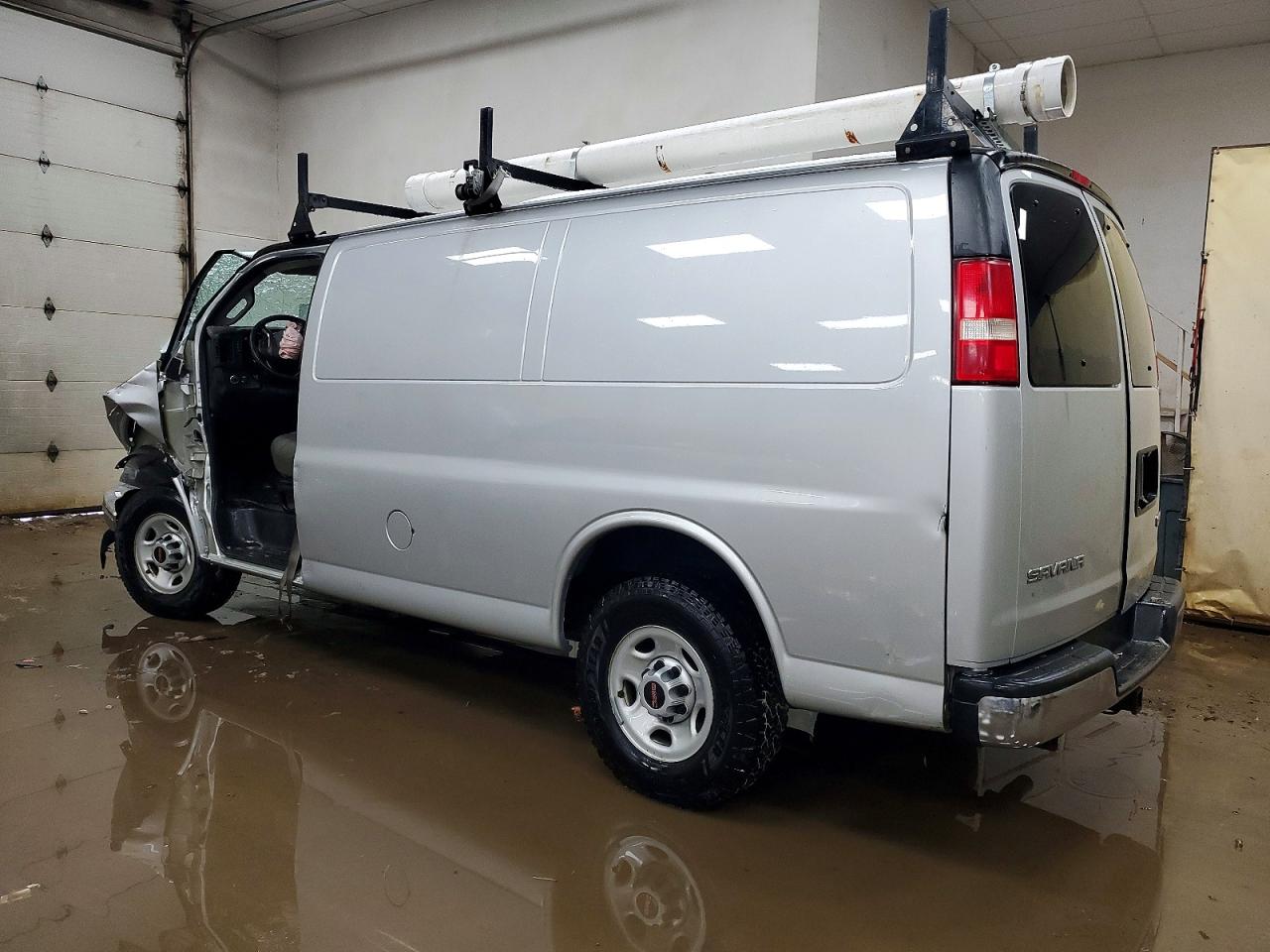 2018 GMC SAVANA G2500 UTILITY / SERVICE VAN photo 3