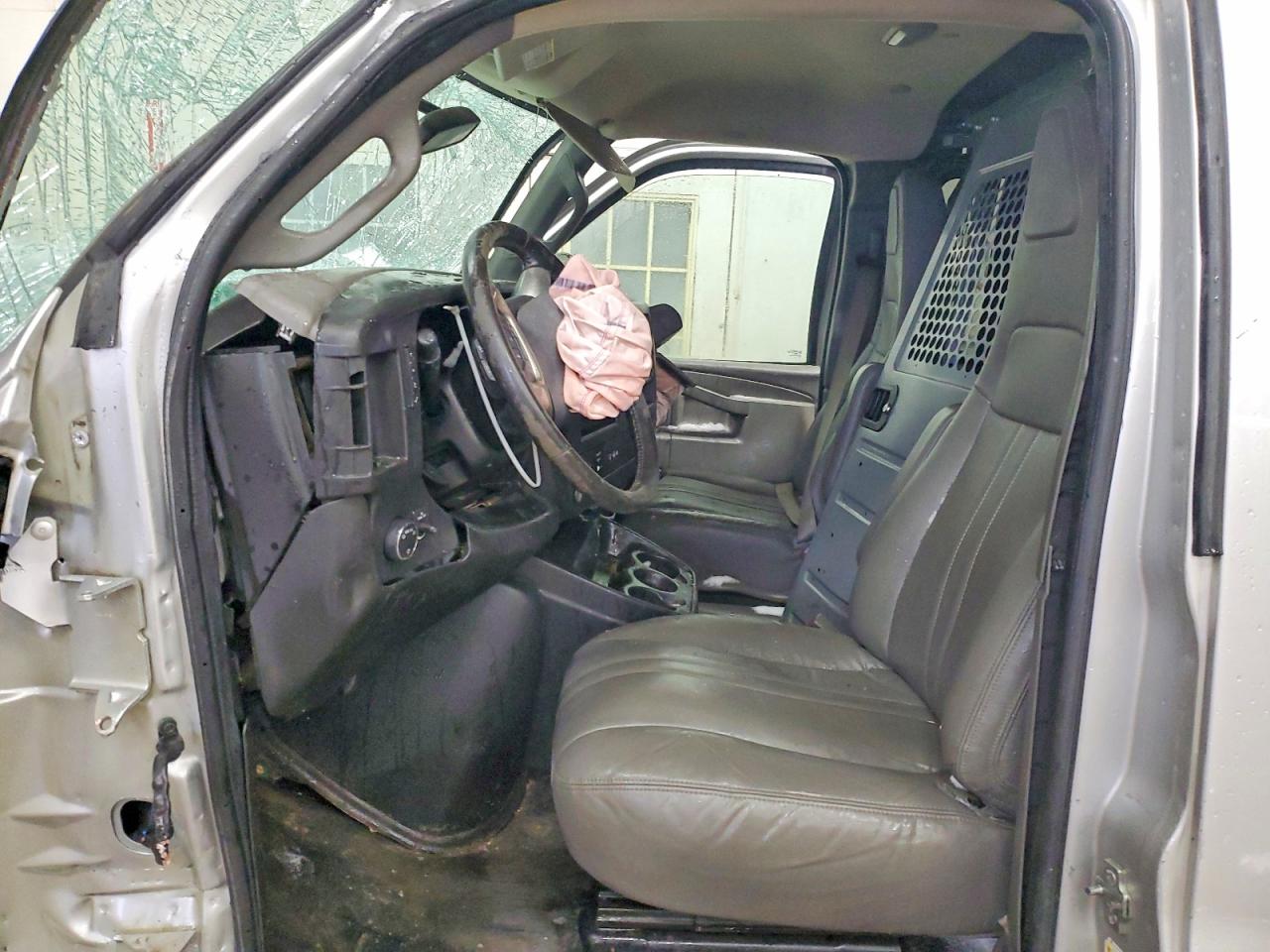 2018 GMC SAVANA G2500 UTILITY / SERVICE VAN photo 13