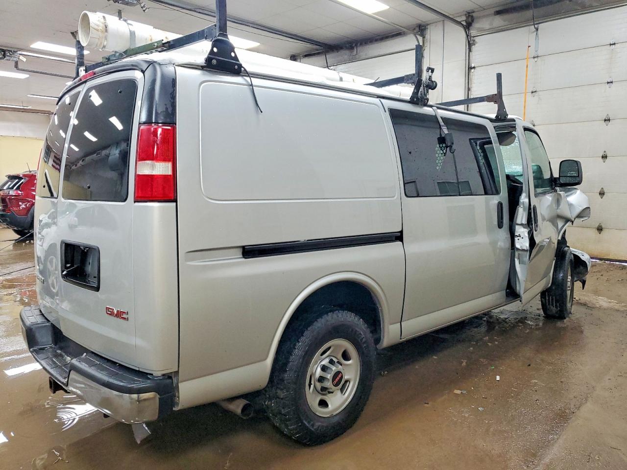 2018 GMC SAVANA G2500 UTILITY / SERVICE VAN photo 5