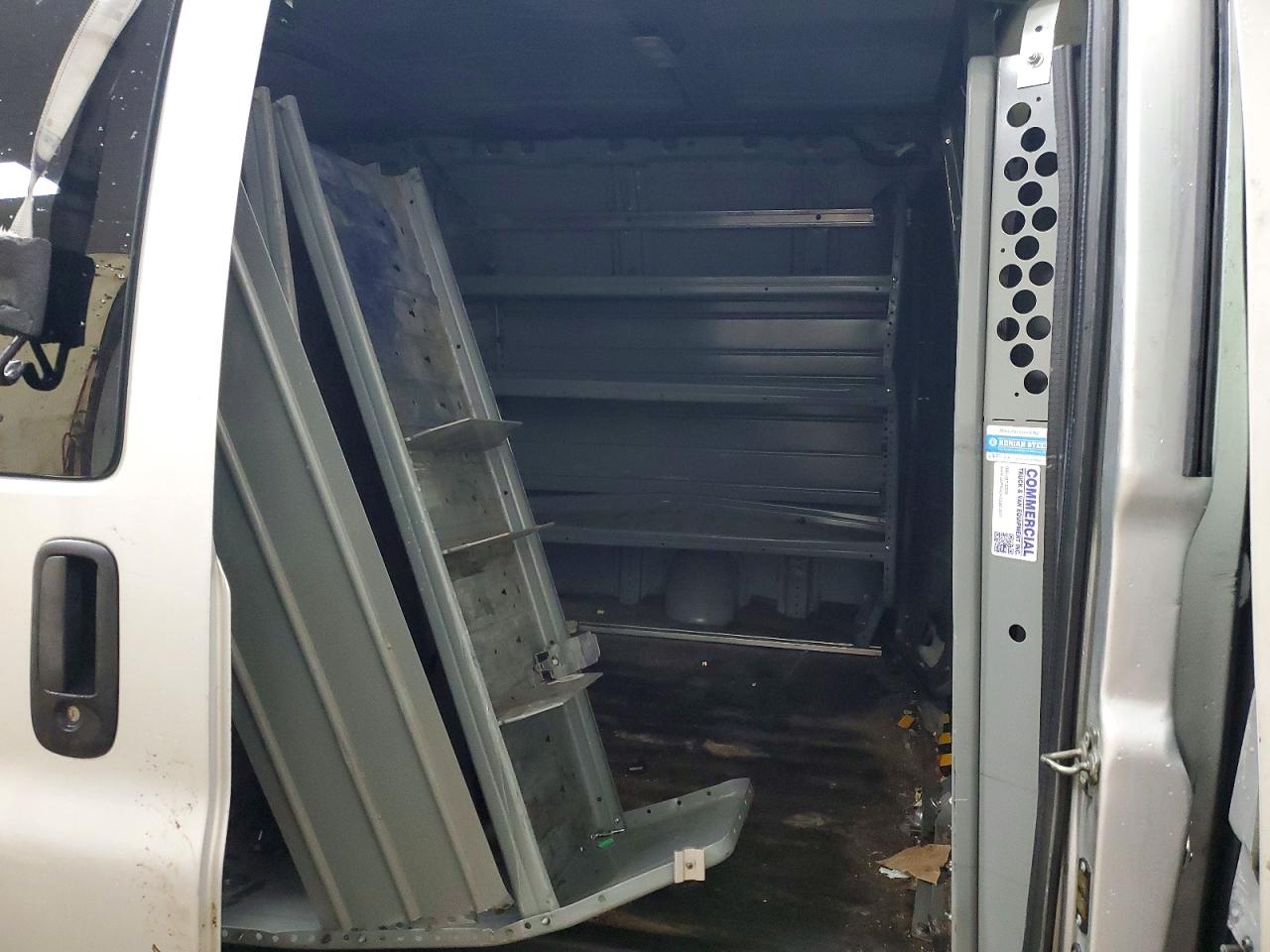 2018 GMC SAVANA G2500 UTILITY / SERVICE VAN photo 19