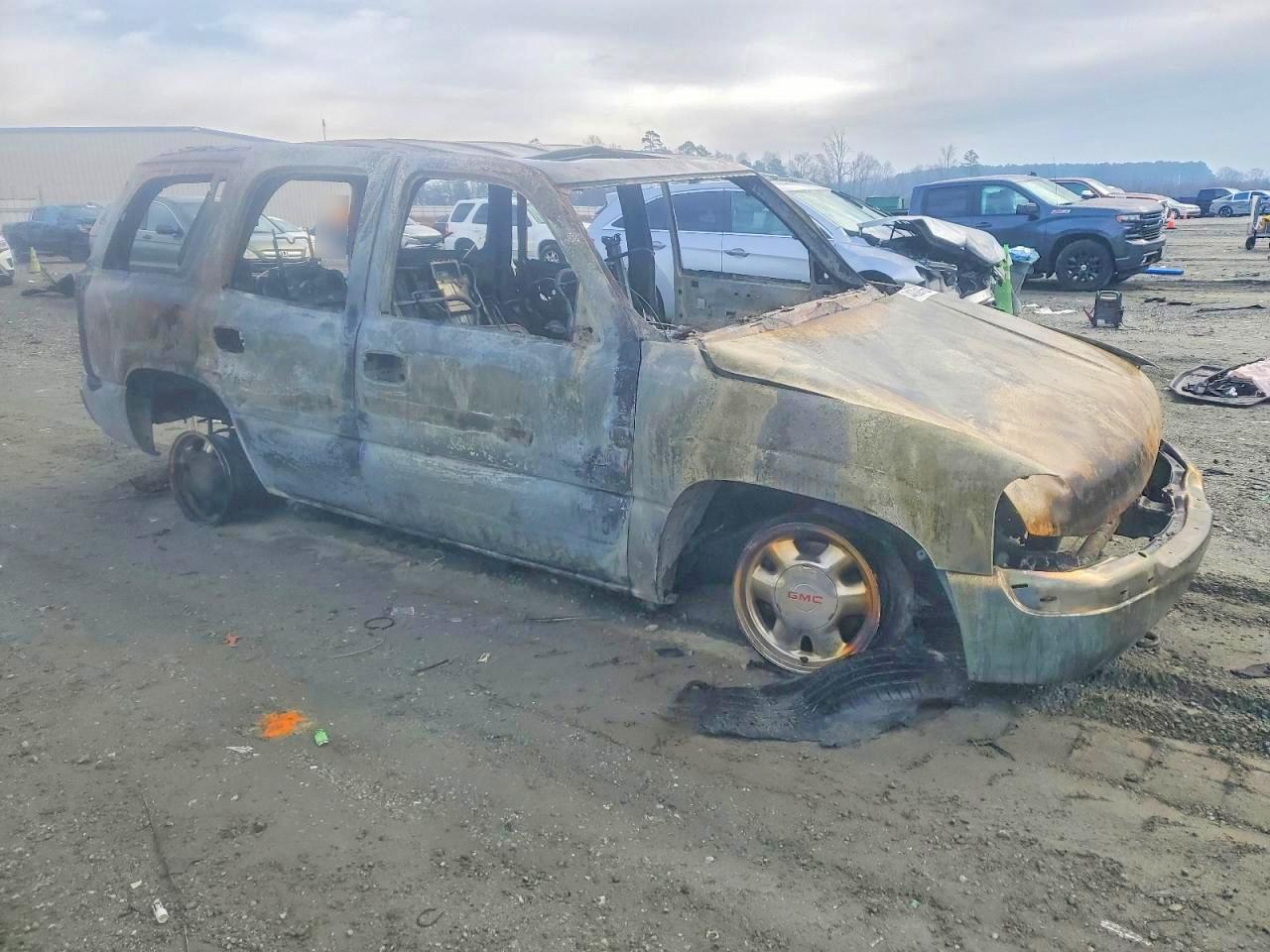 2002 GMC YUKON photo 7