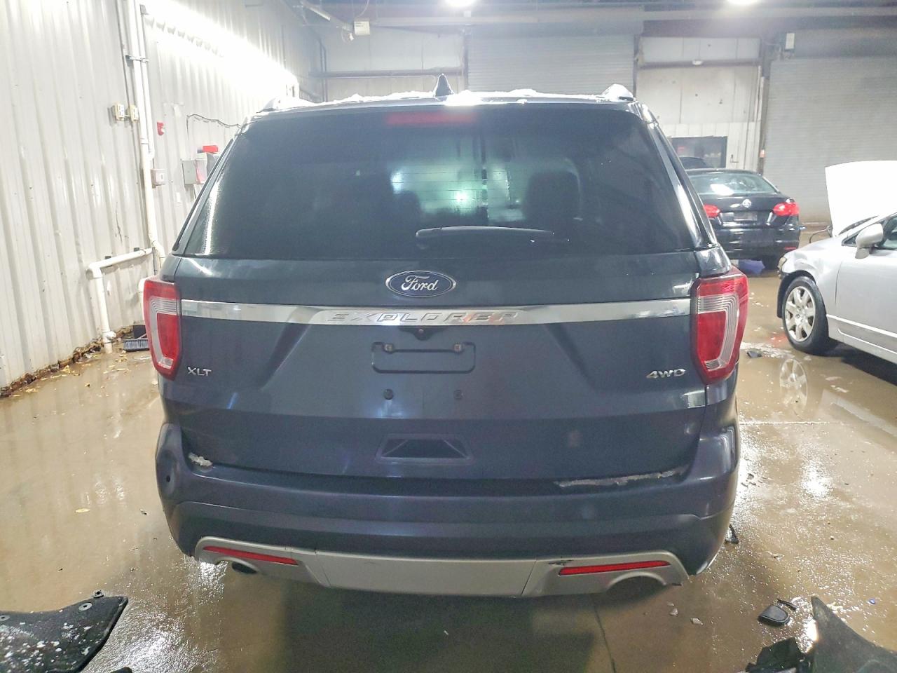 2017 FORD EXPLORER XLT photo 6