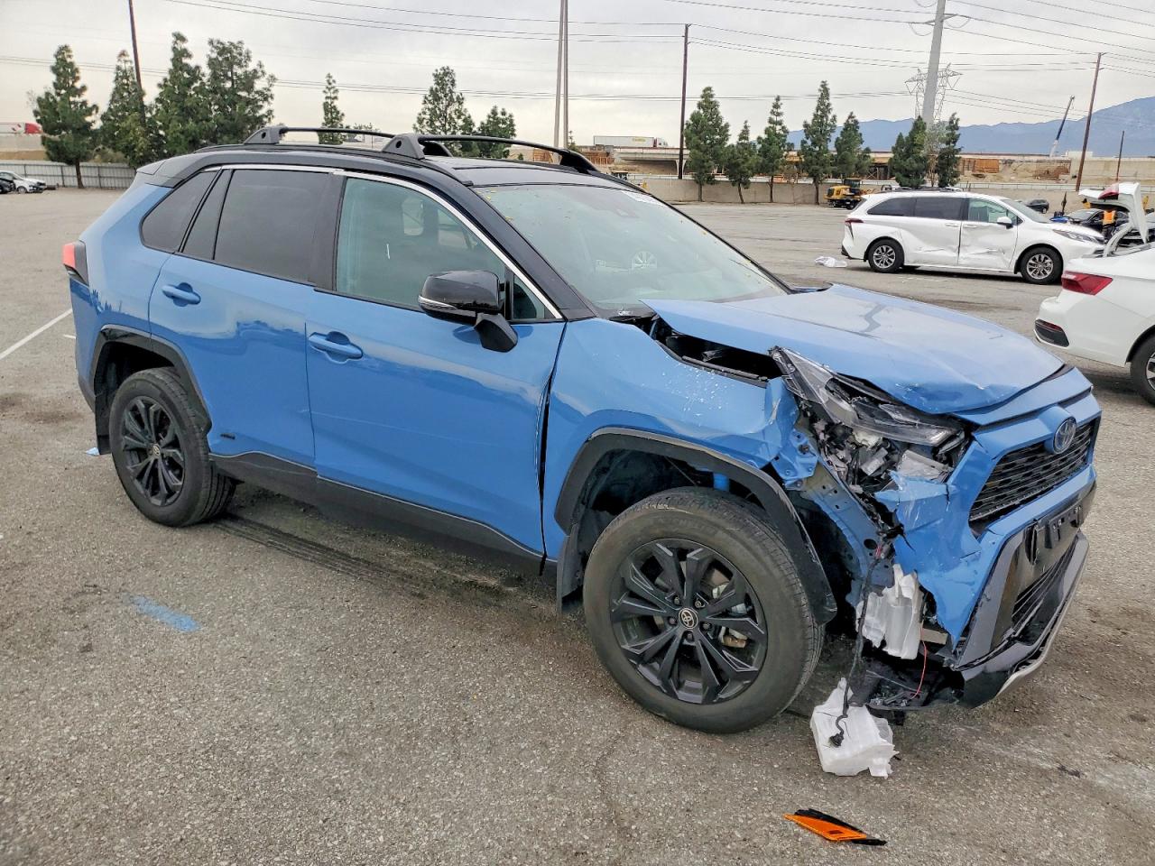 2024 TOYOTA RAV4 XSE photo 4