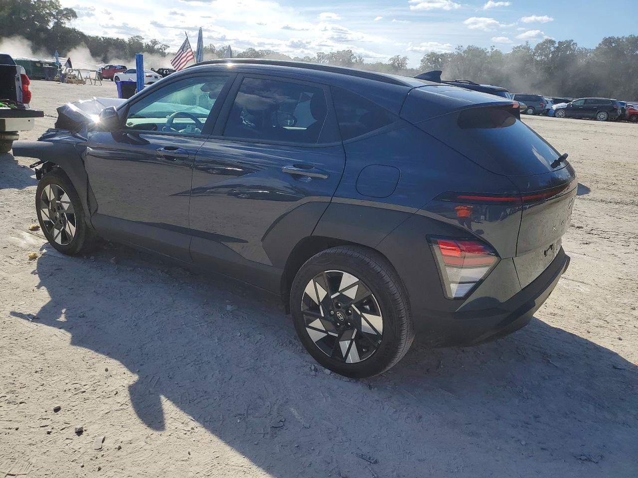 2025 HYUNDAI KONA SEL photo 3