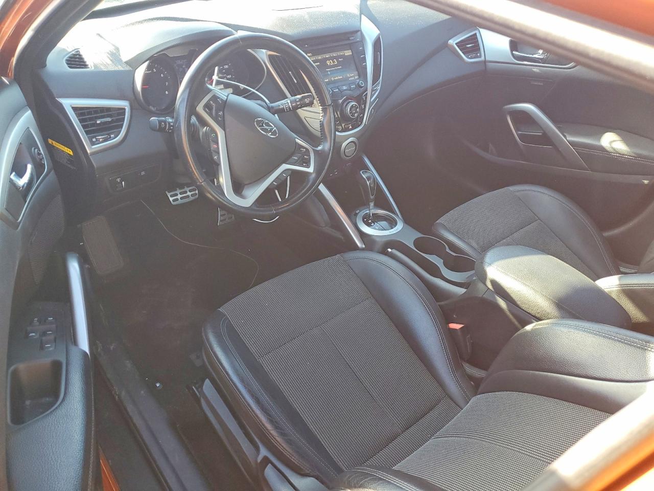 2016 HYUNDAI VELOSTER BASE photo 8