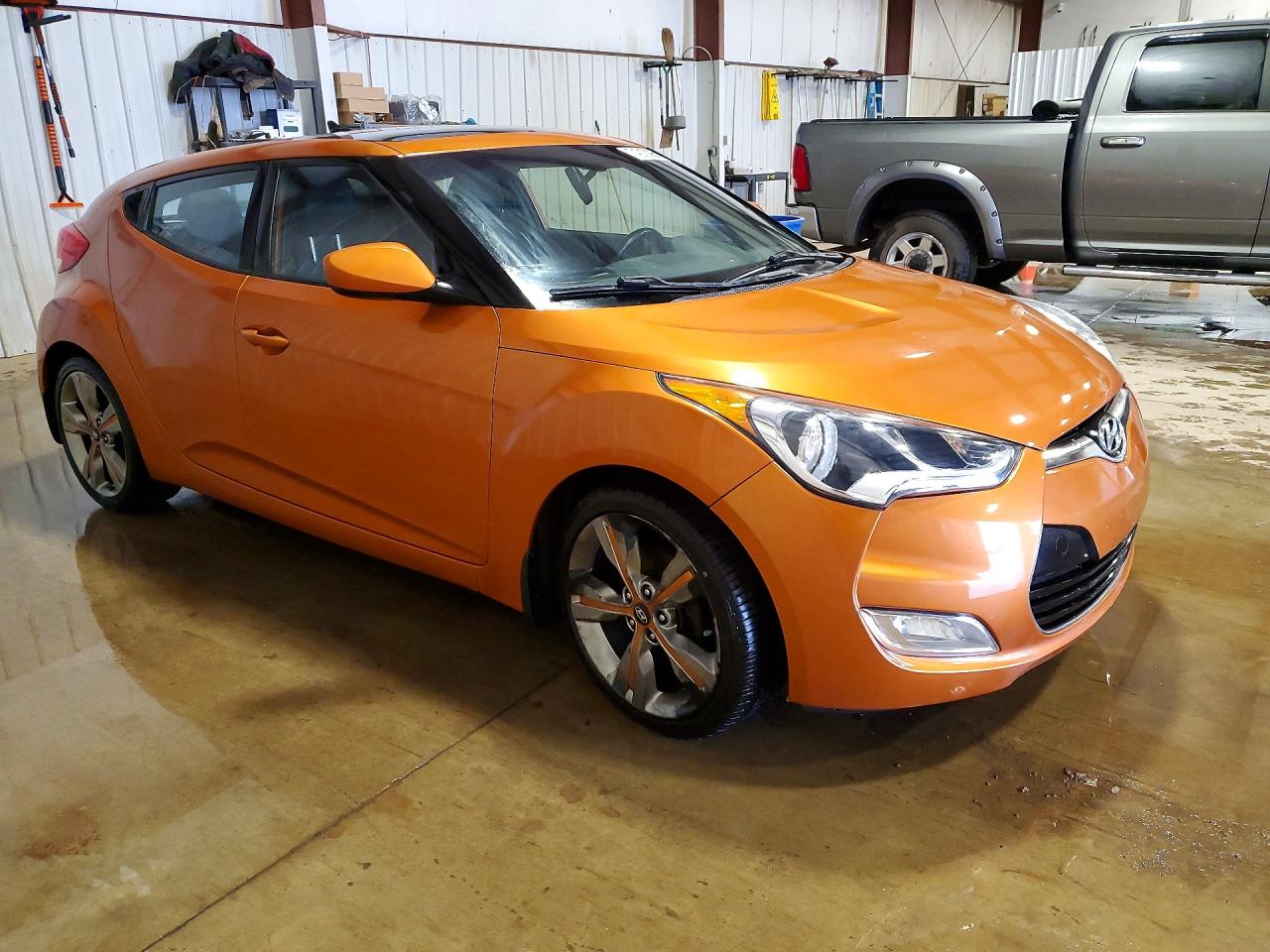 2016 HYUNDAI VELOSTER BASE photo 4
