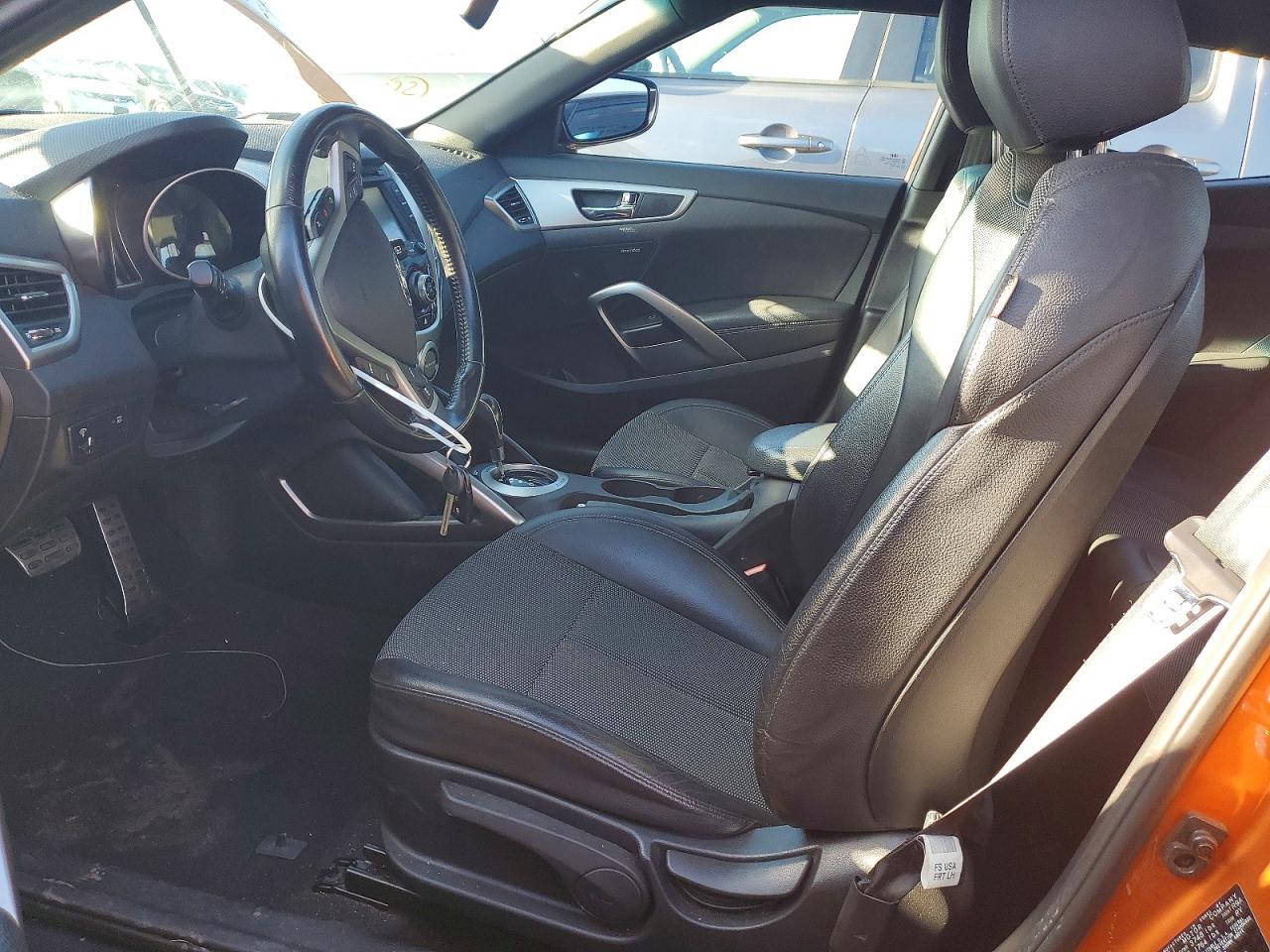 2016 HYUNDAI VELOSTER BASE photo 7