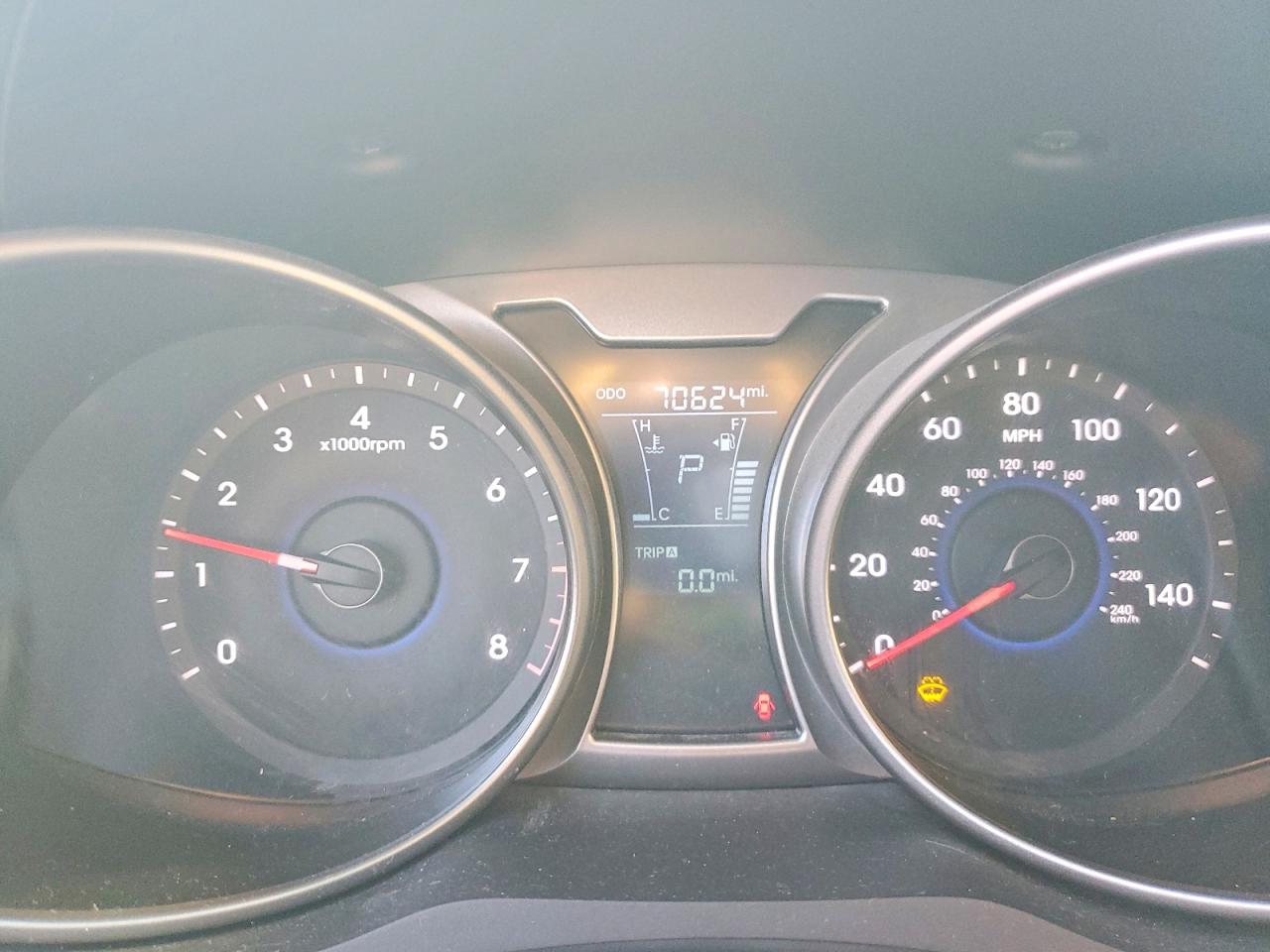 2016 HYUNDAI VELOSTER BASE photo 9